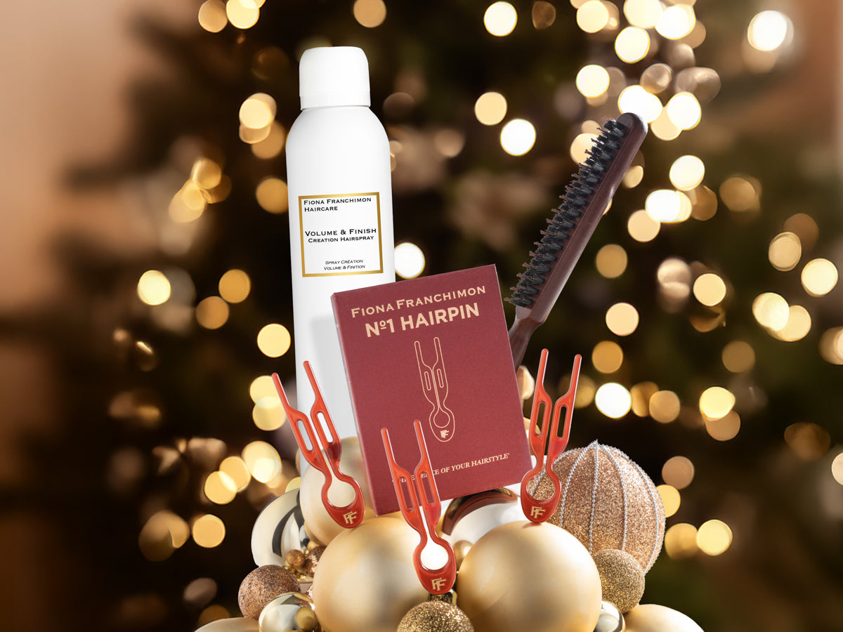 Holiday Value Set: Gold Travel BeautyCase + Ruby Red + Backcomb Brush + Hairspray