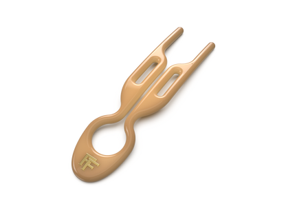 Smooth Caramel No.1 Hairpin with golden Fiona Franchimon initials