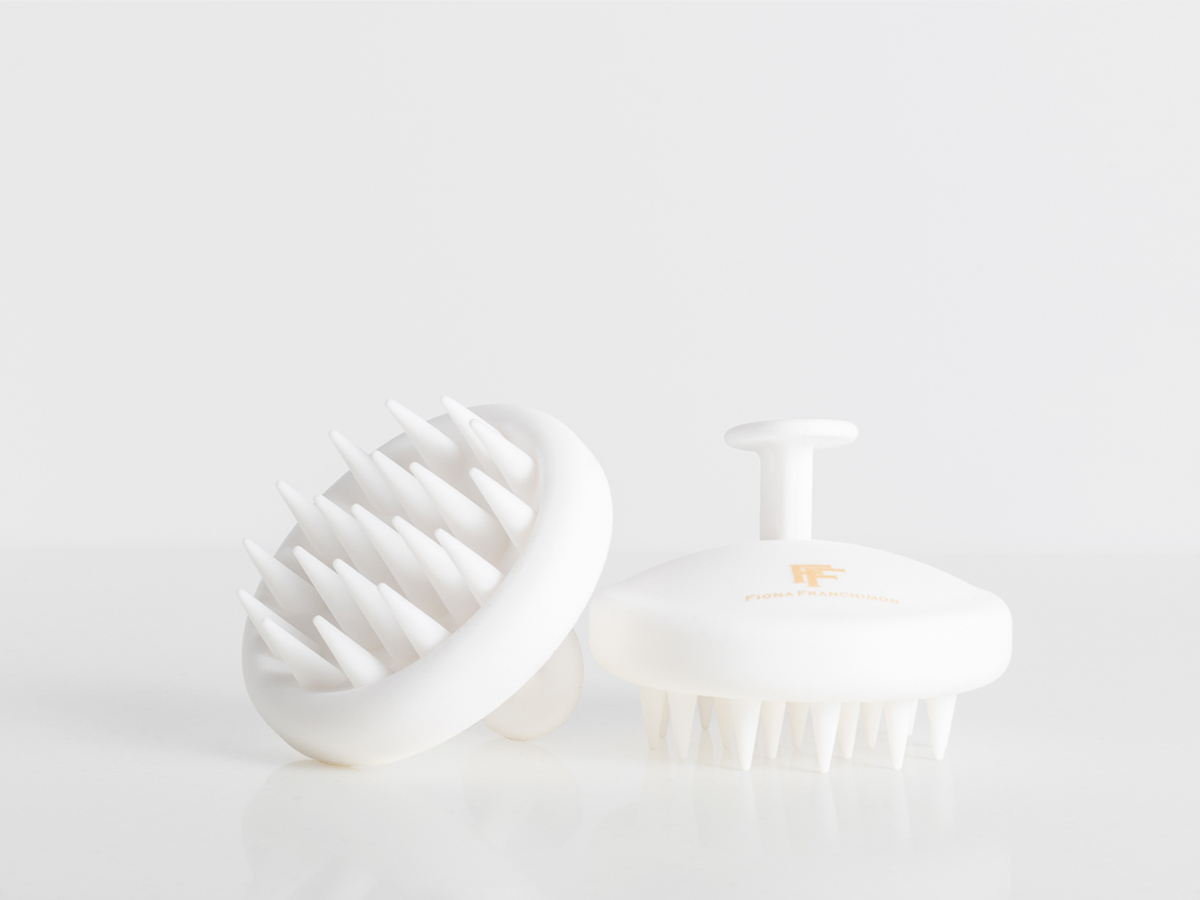 ‍Fiona Franchimon Scalp Massage Brush (100% off)